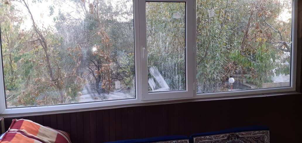 اجاره اتاق بوم گردی در روستای کندر کرج - شیشه ای