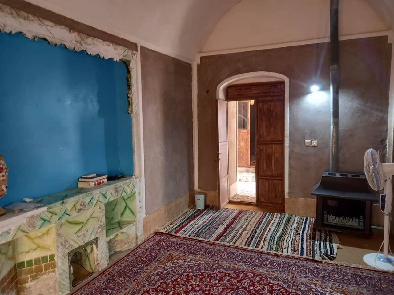 اجاره اتاق سنتی در آبگرم خورو بیابانک - اتاق 1