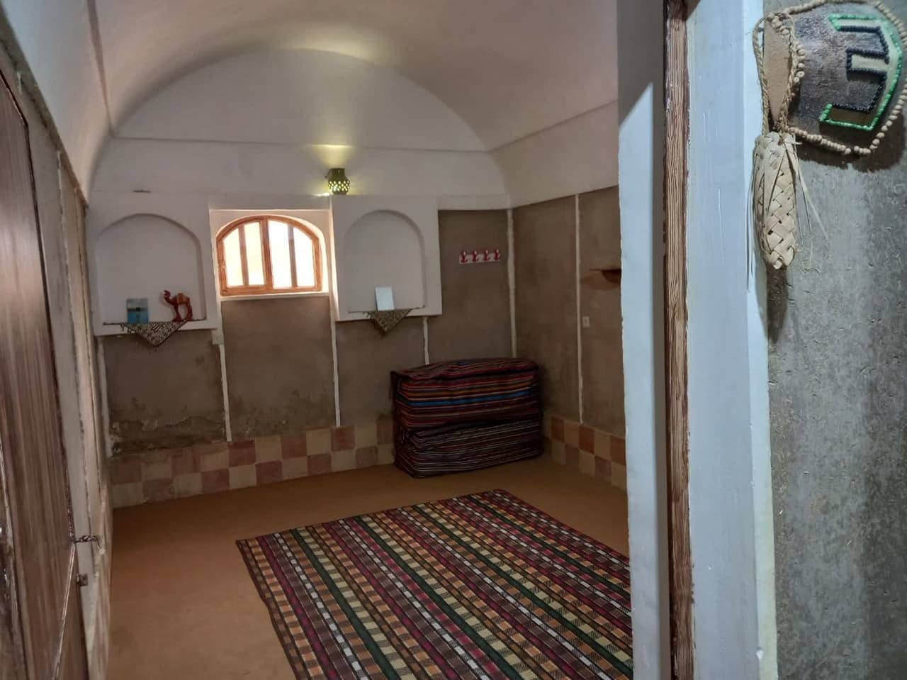 اجاره اتاق سنتی در آبگرم خورو بیابانک - اتاق 4
