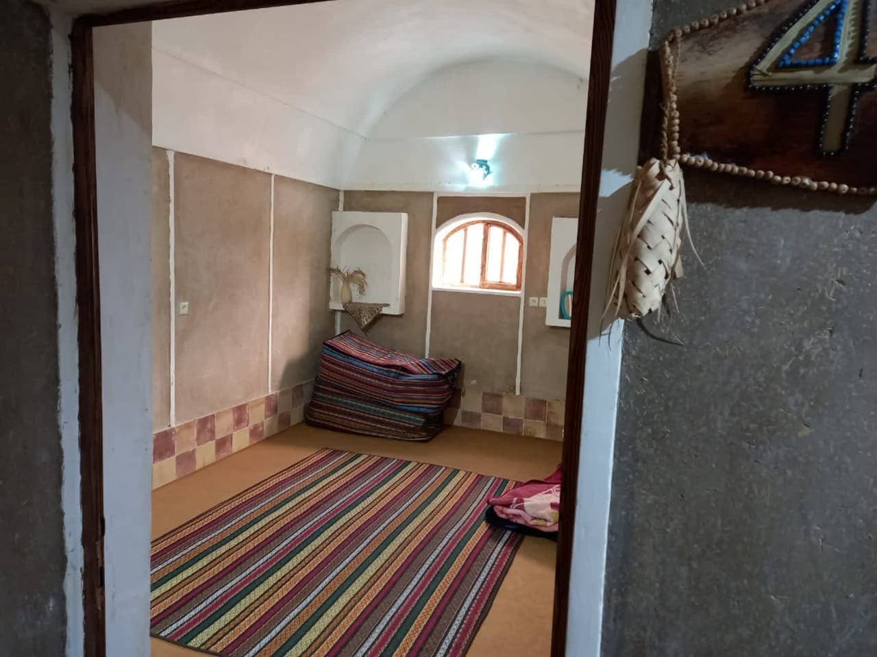 اجاره اتاق سنتی در آبگرم خورو بیابانک - اتاق 4