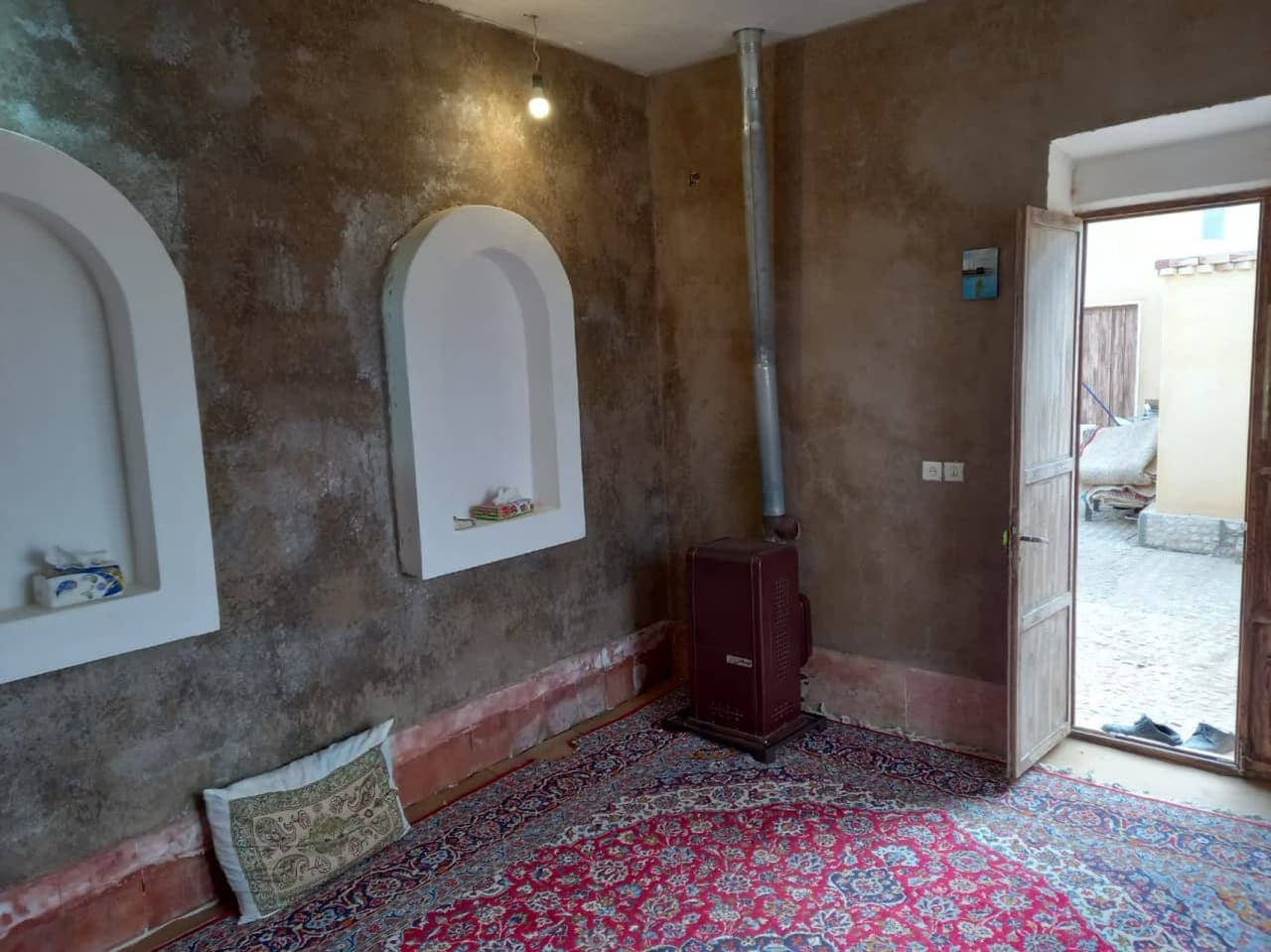 اجاره اتاق سنتی در آبگرم خورو بیابانک - اتاق 6