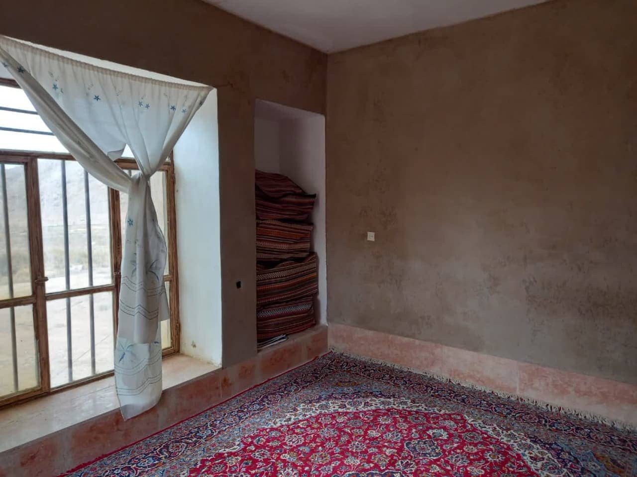 اجاره اتاق سنتی در آبگرم خورو بیابانک - اتاق 6