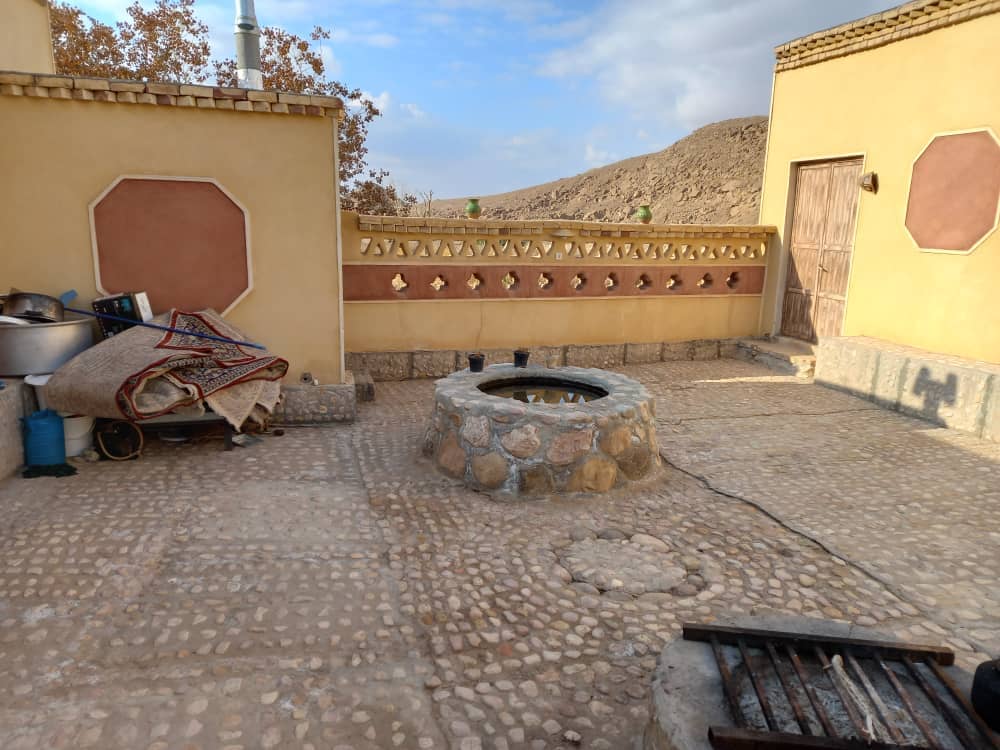 اجاره اتاق سنتی در آبگرم خورو بیابانک - اتاق 6