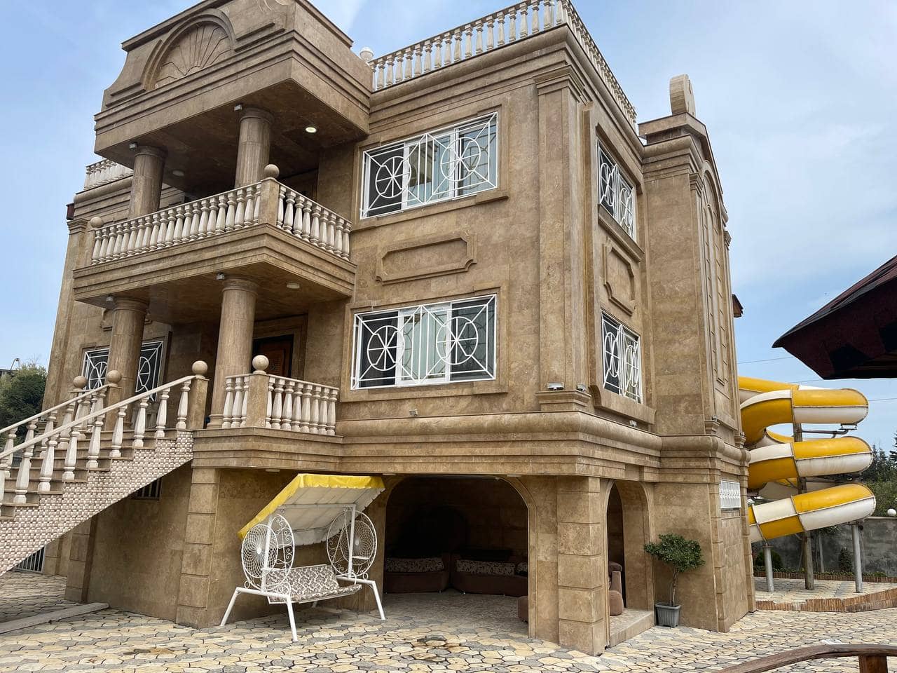 اجاره ویلا تریبلکس با استخر سرپوشیده آبگرم رامسر