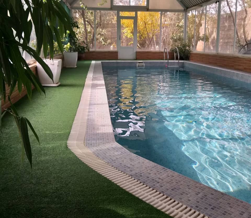 اجاره ویلا با استخر سرپوشیده آبگرم در صدرا