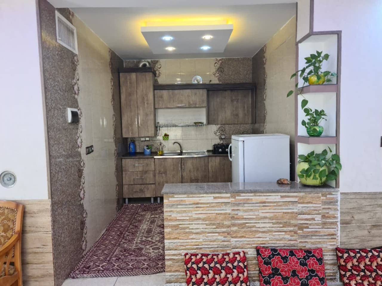 اجاره ویلا استخر روباز در قصر سبز صدرا