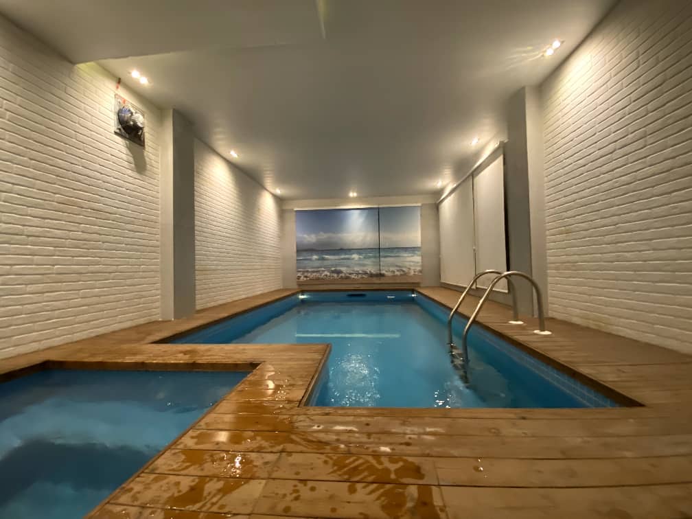 اجاره ویلا چهارخوابه استخر سرپوشیده آبگرم در سرخرود