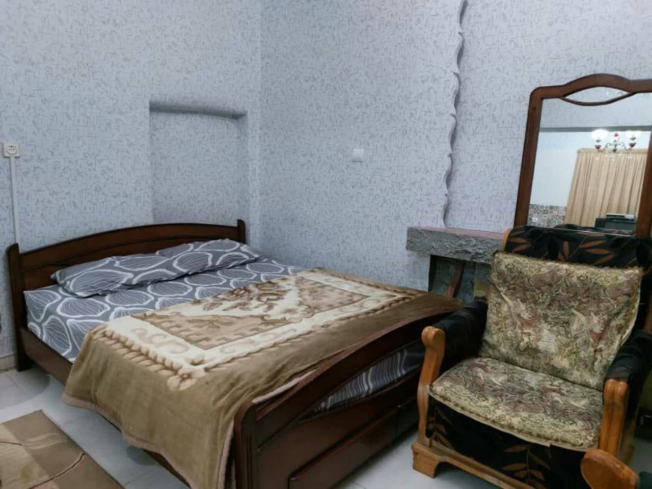 اجاره سوئیت در خیابان کارون طبقه اول - مرکز شهر