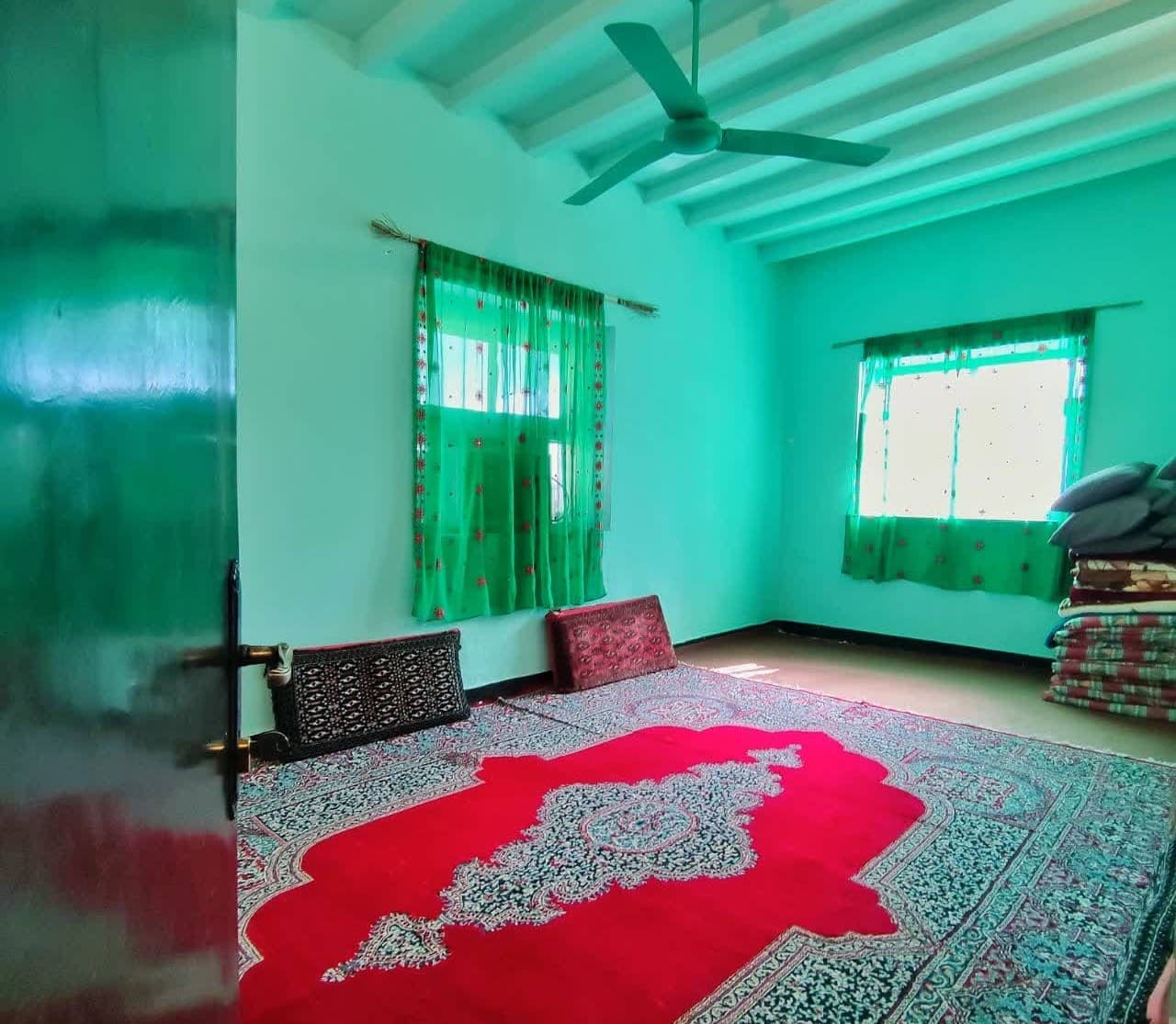 اجاره بومگردی سنتی نزدیک ساحل در هرمز - 20متر