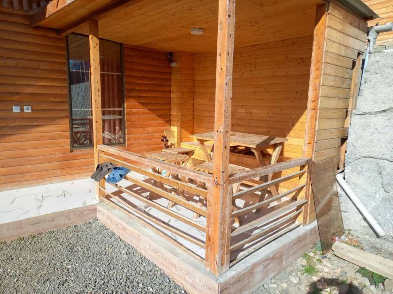 اجاره کلبه چوبی استخر سرپوشیده آبگرم در گونه کلا شیرگاه