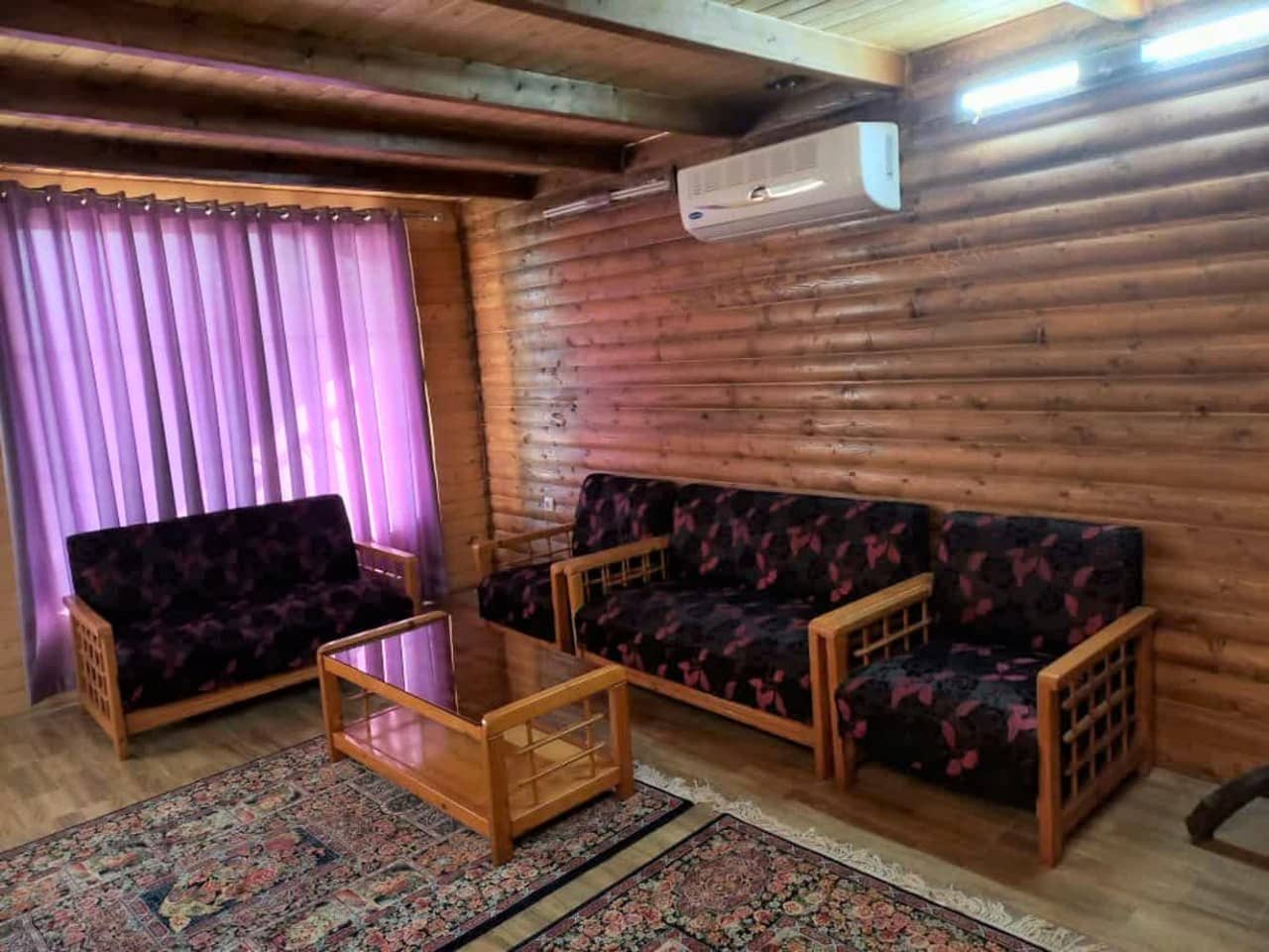 اجاره کلبه چوبی استخر سرپوشیده آبگرم در گونه کلا شیرگاه