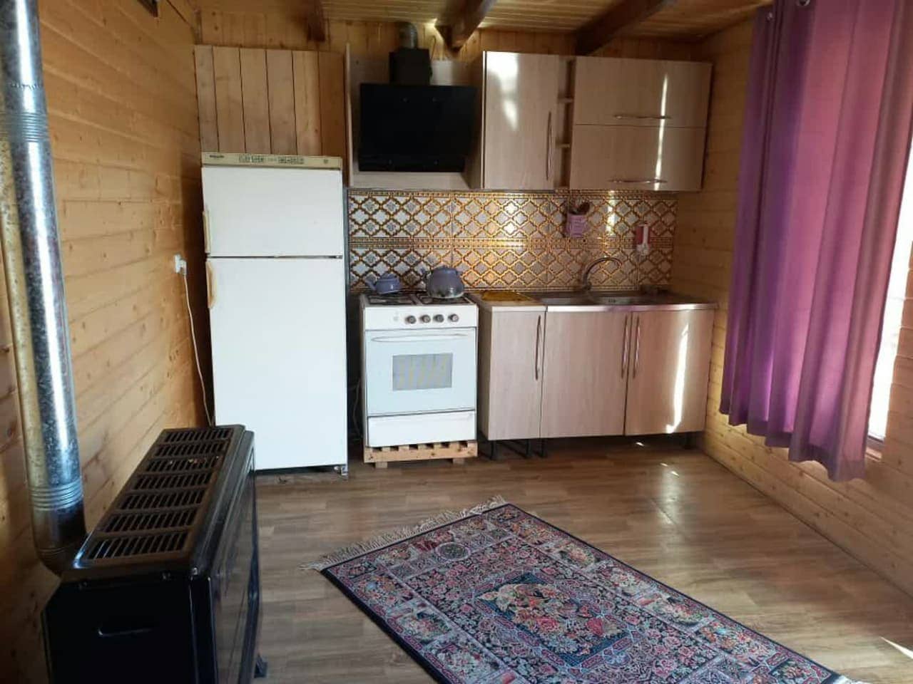 اجاره کلبه چوبی استخر سرپوشیده آبگرم در گونه کلا شیرگاه