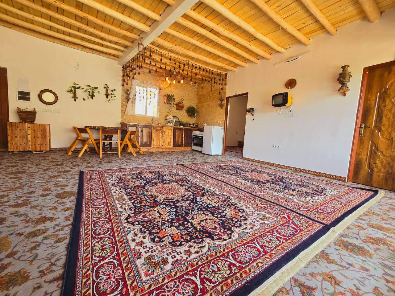 اجاره منزل کوهستانی در برزک - خانه بهشت