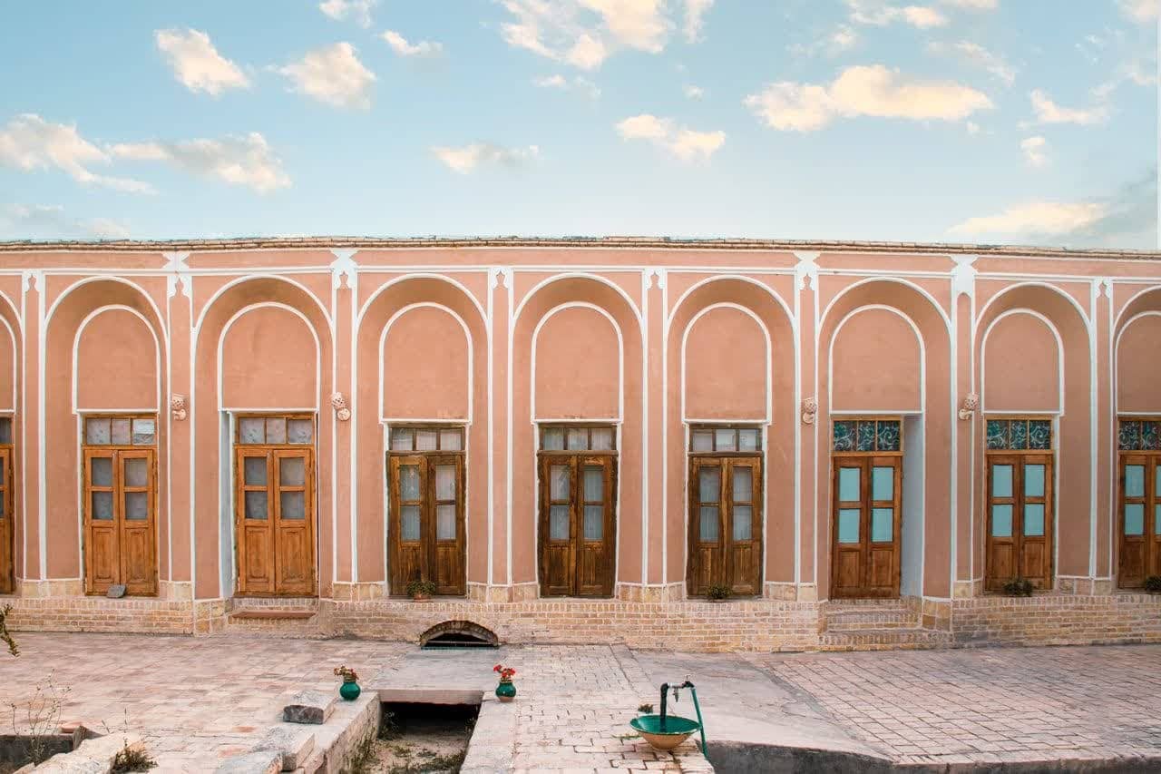 اجاره بومگردی سنتی در تفت - 19متر