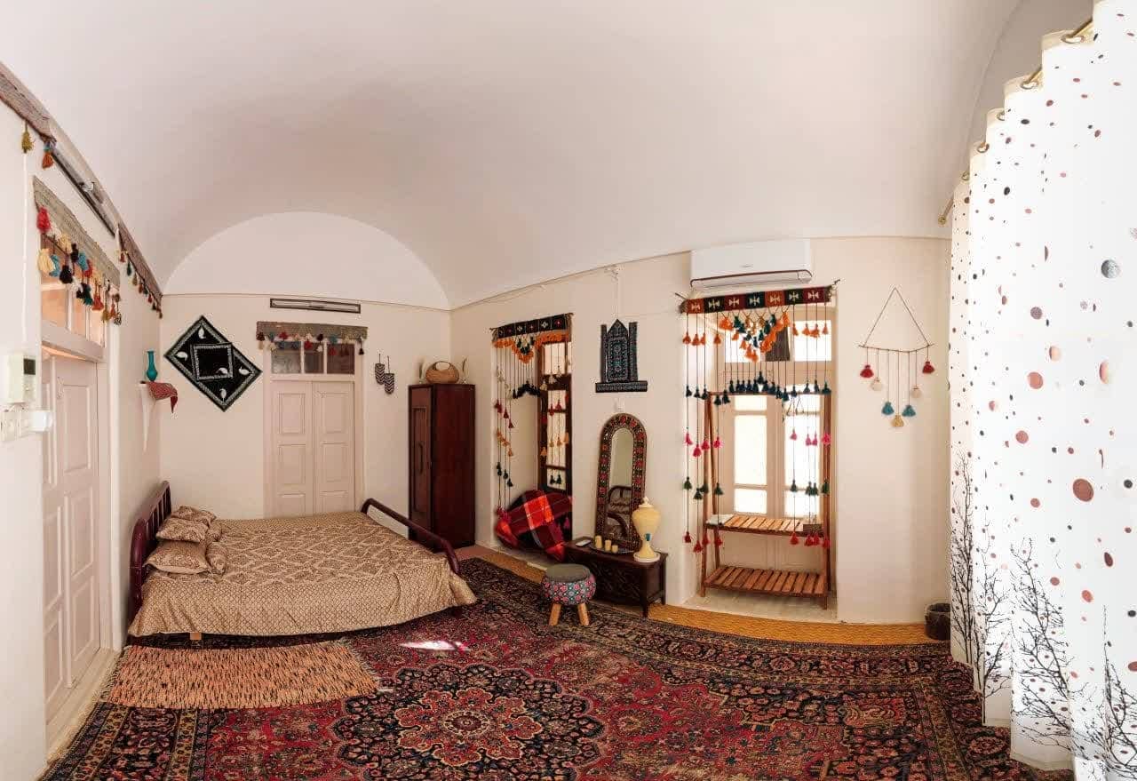اجاره اتاق سنتی دوتخته در تفت - 22متر