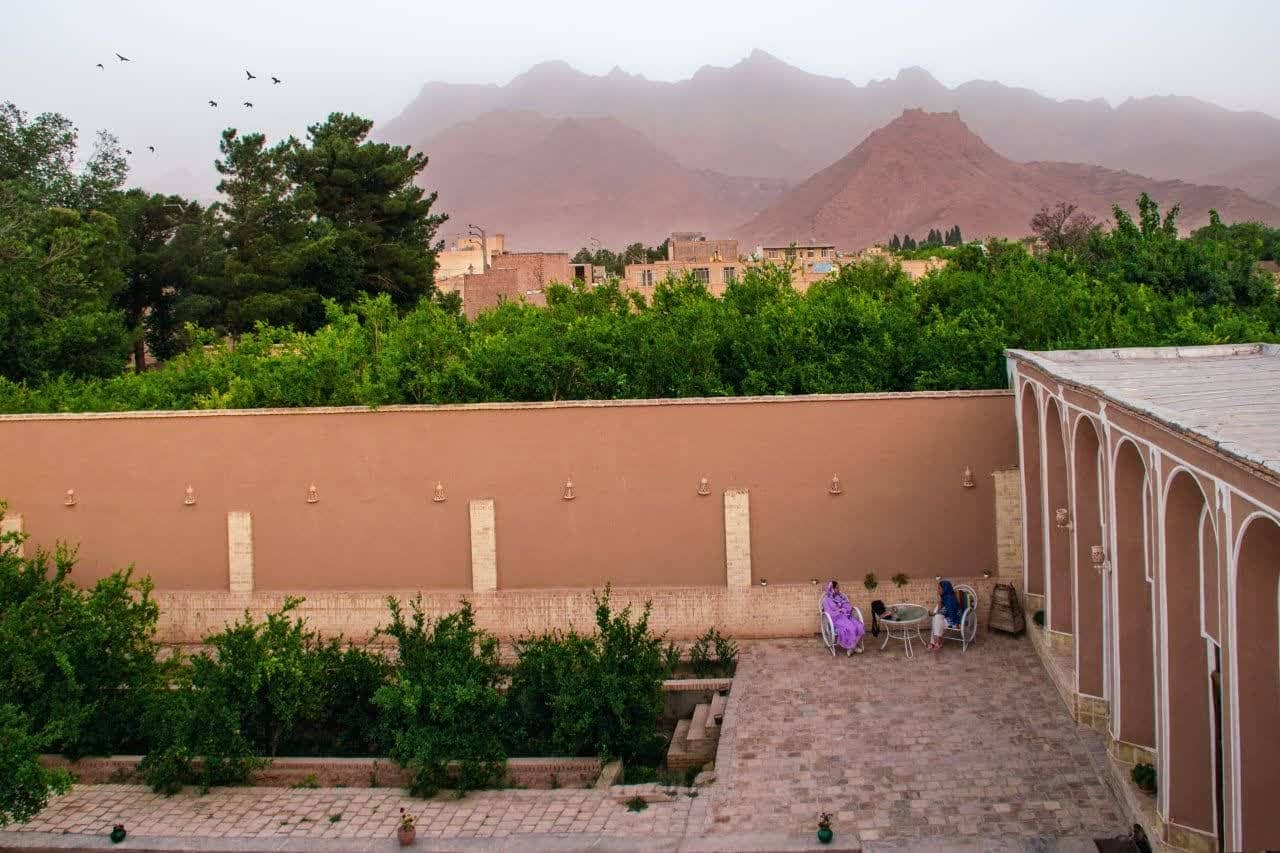 اجاره اتاق سنتی دوتخته در تفت - 22متر