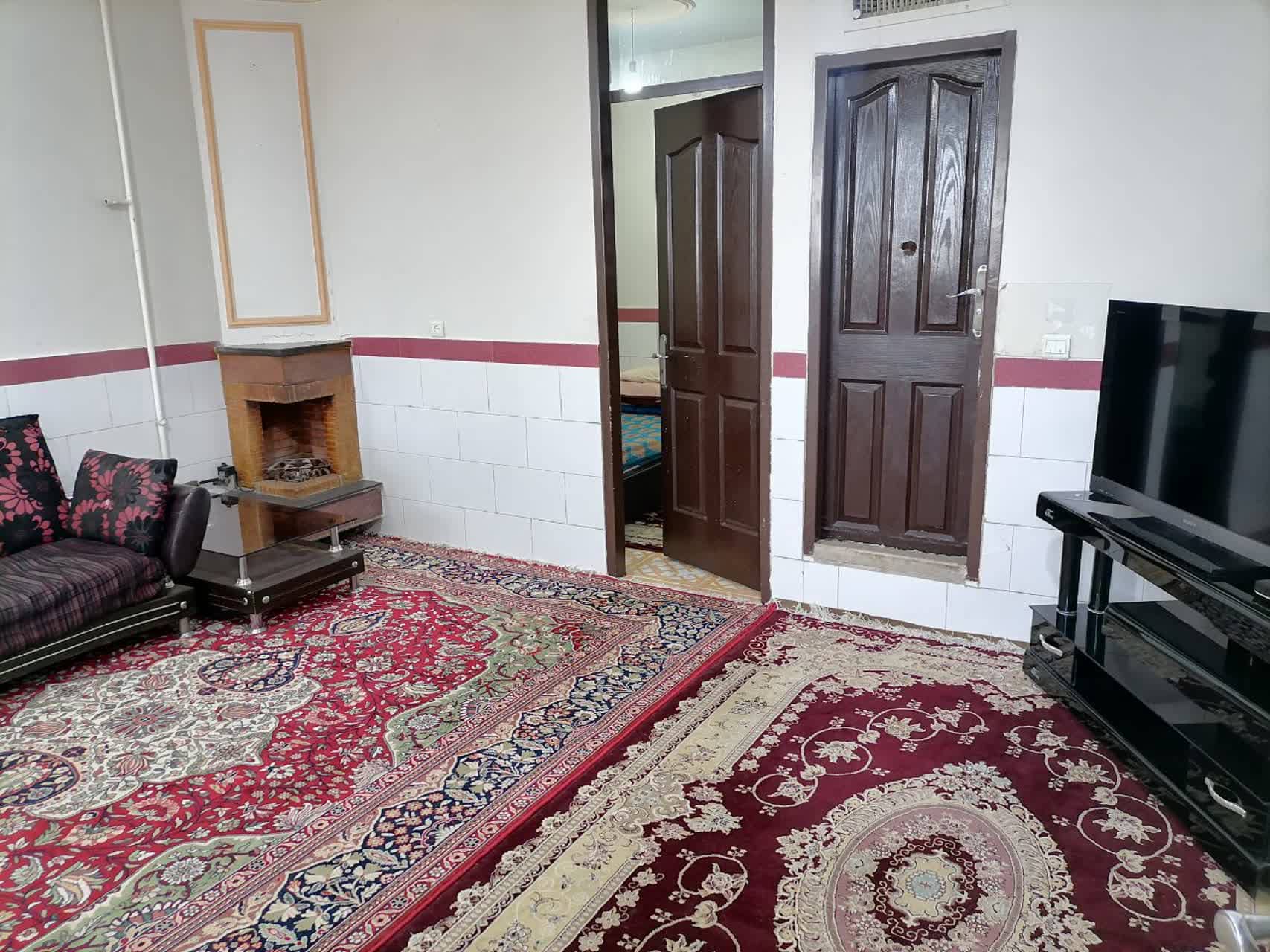 اجاره منزل تکخواب در خیابان اندیشه - 70 متری