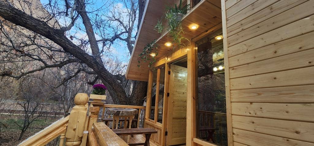 اجاره کلبه چوبی درختی خمده فیروزکوه - آرامیس