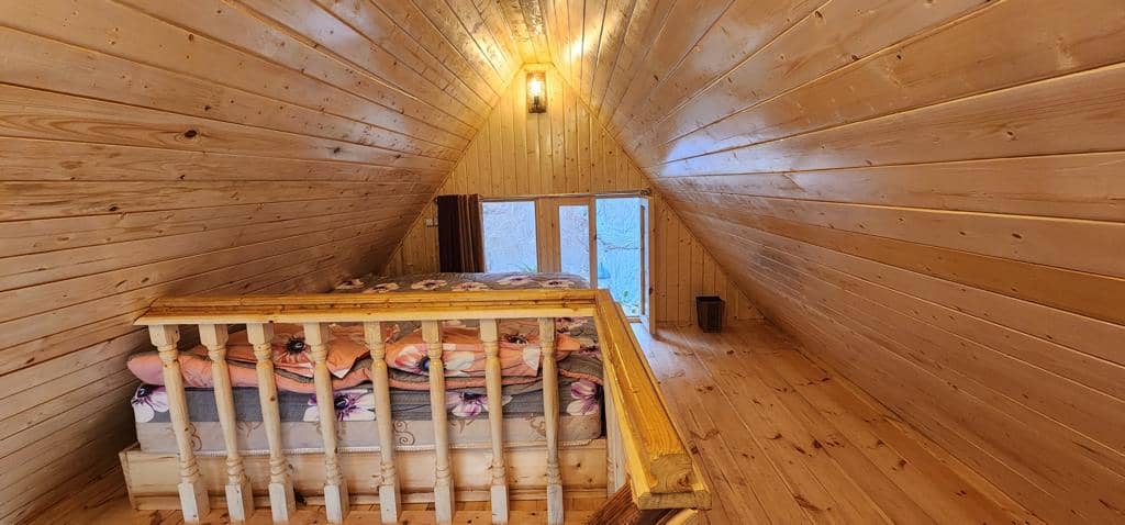 اجاره کلبه چوبی درختی خمده فیروزکوه - آرامیس