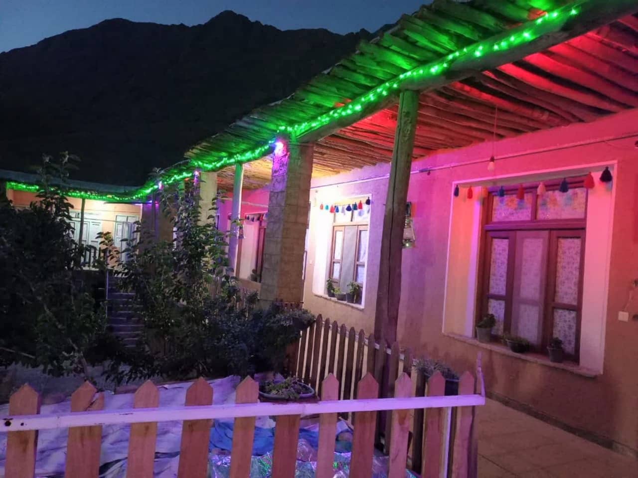 اجاره بومگردی سنتی در شهر ونک سمیرم-15 متر