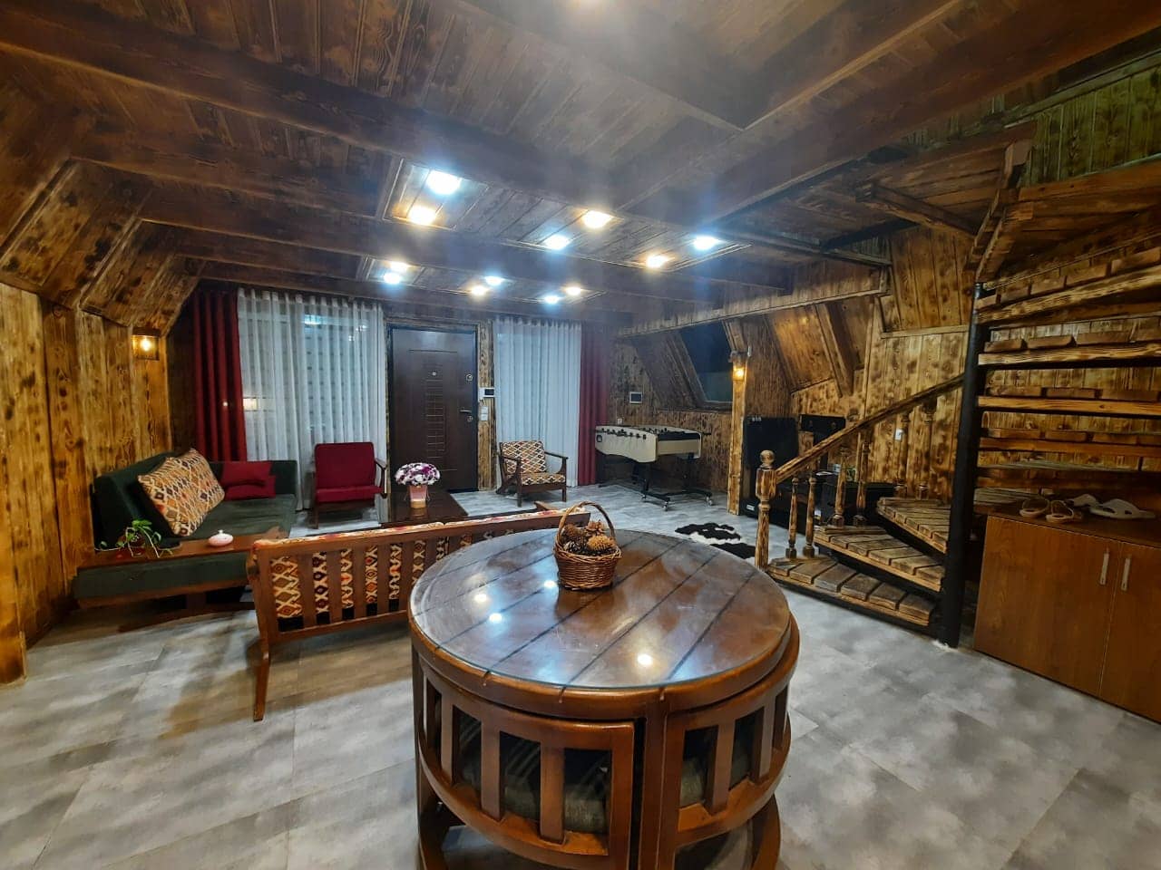 کلبه سوئیسی با استخرروباز آبگرم در تنکابن - گرماپشته