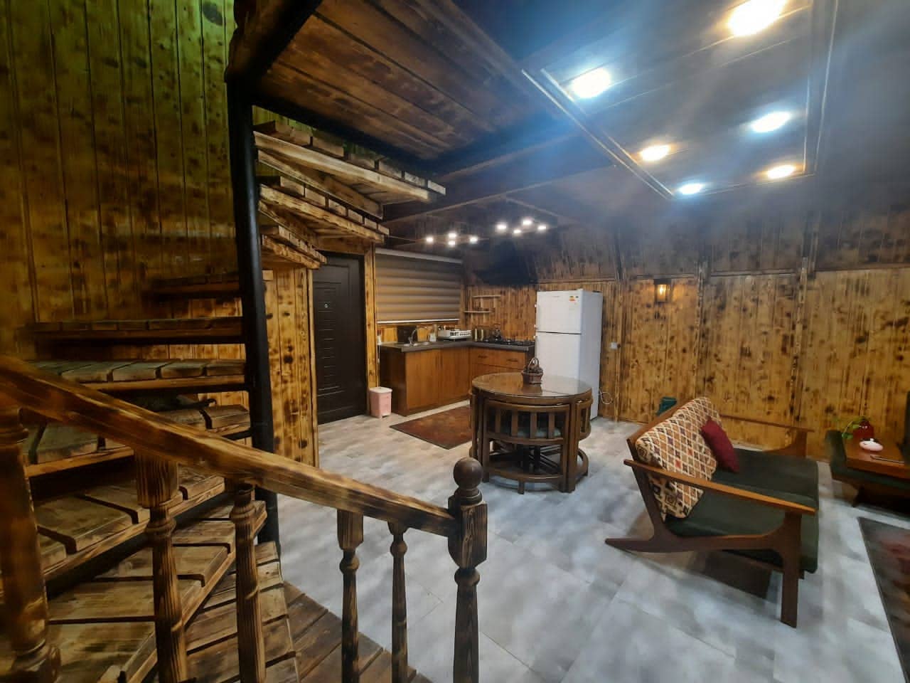 کلبه سوئیسی با استخرروباز آبگرم در تنکابن - گرماپشته