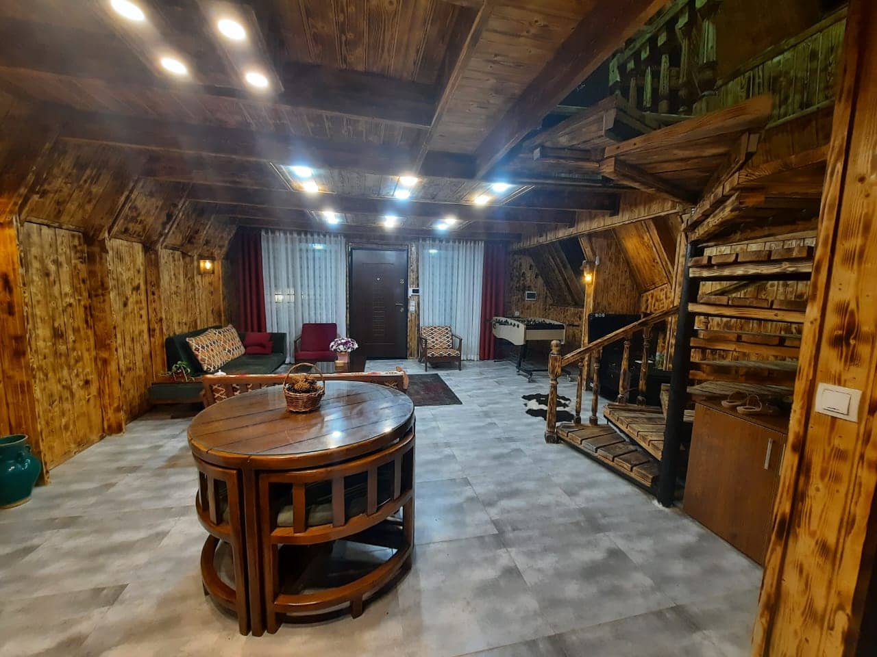 کلبه سوئیسی با استخرروباز آبگرم در تنکابن - گرماپشته