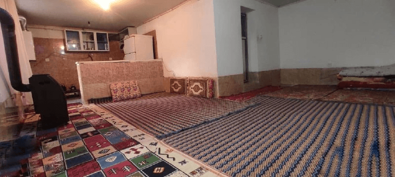 اجاره خانه سنتی با ویو رو به کوه 40 متری در اورامان تخت