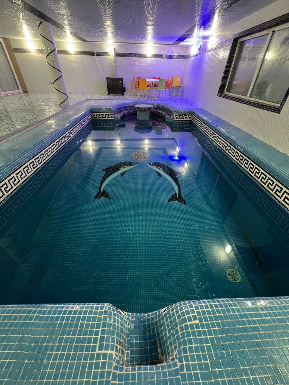 اجاره ویلا استخر سرپوشیده آبگرم در کردان