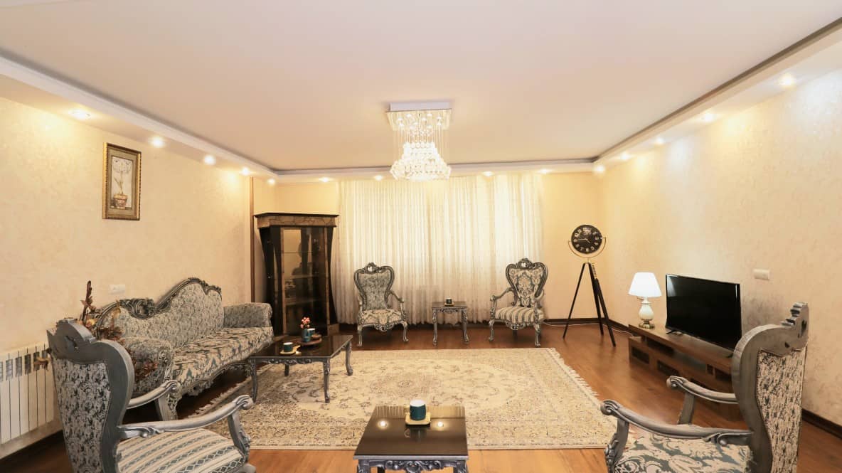 اجاره آپارتمان دوخوابه لوکس در بلوار میرزای شیرازی شیراز - طبقه اول