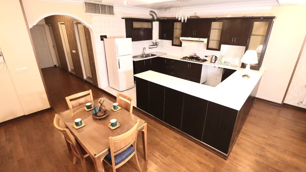 اجاره آپارتمان دوخوابه لوکس در بلوار میرزای شیرازی شیراز - طبقه اول