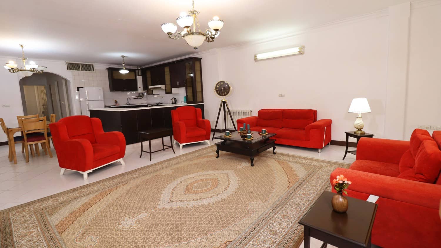 اجاره آپارتمان دوخوابه اقتصادی بلوار میرزای شیرازی شیراز - طبقه دوم