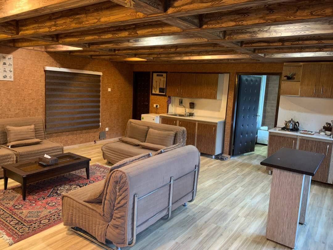 کلبه چوبی جکوزی دار در گنج نامه همدان - VIP