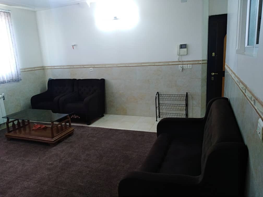 اجاره منزل مبله در 22 بهمن مرودشت-دوخوابه طبقه ی سوم