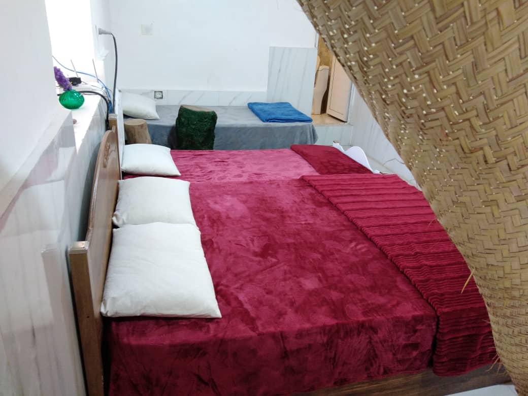 اجاره اتاق در جزیره هرمز - ماجرا رنگی