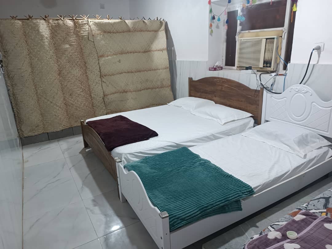 اجاره اتاق در جزیره هرمز - ماجرا رنگی