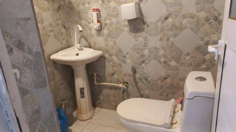 اجاره اتاق در جزیره هرمز - ماجرا رنگی