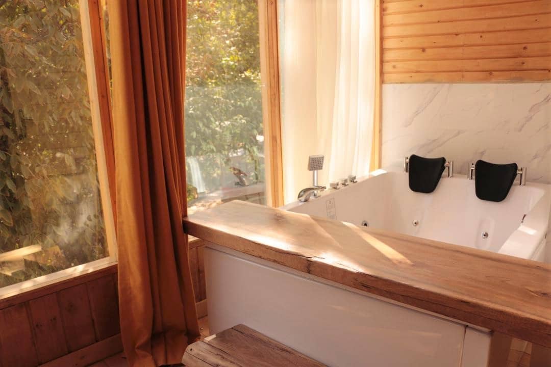 اجاره کلبه چوبی در فرح آباد فیروزکوه - داوینچی