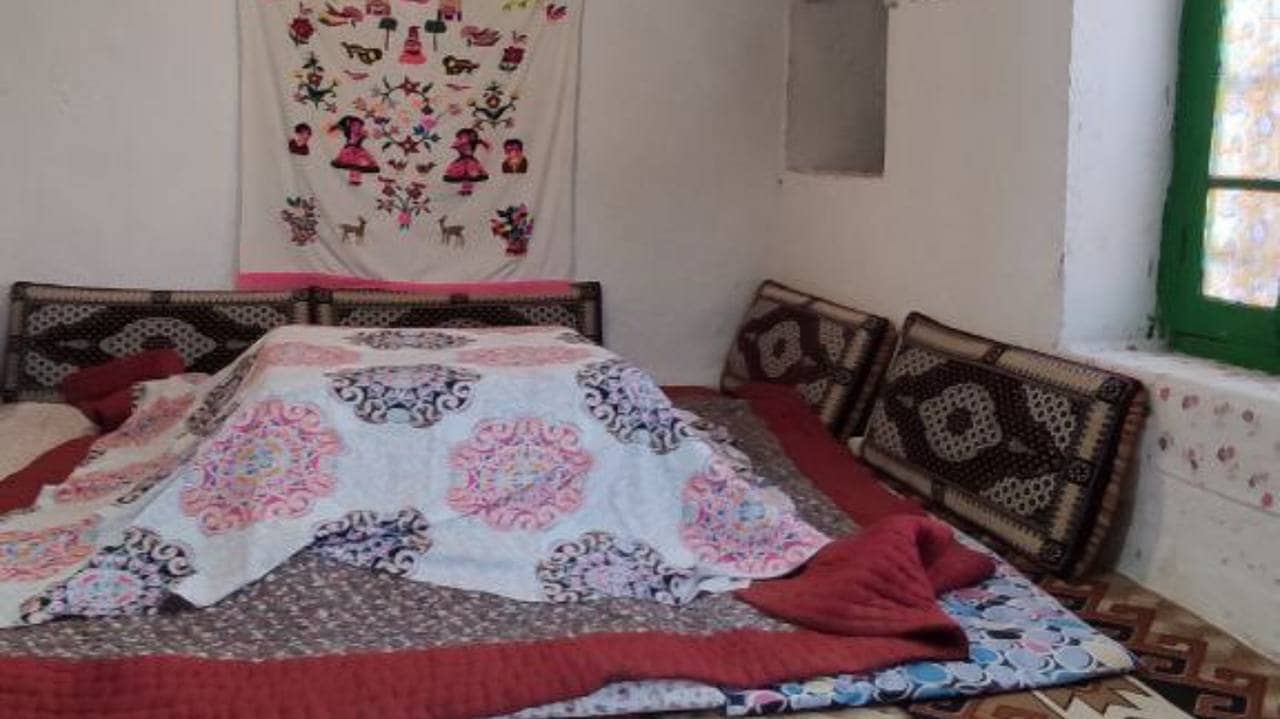 اجاره اتاق سنتی در ریوش کاشمر - 15متر