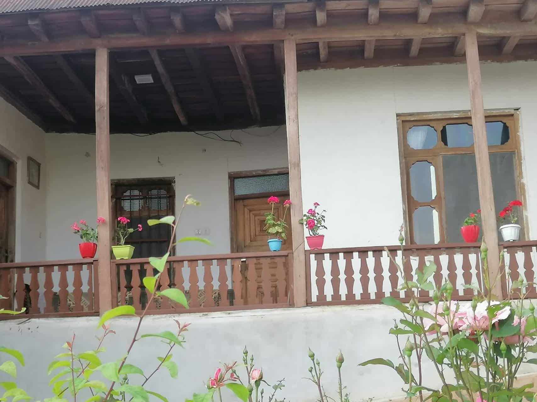 اجاره اقامتگاه بومگردی در نفت چال - لفور