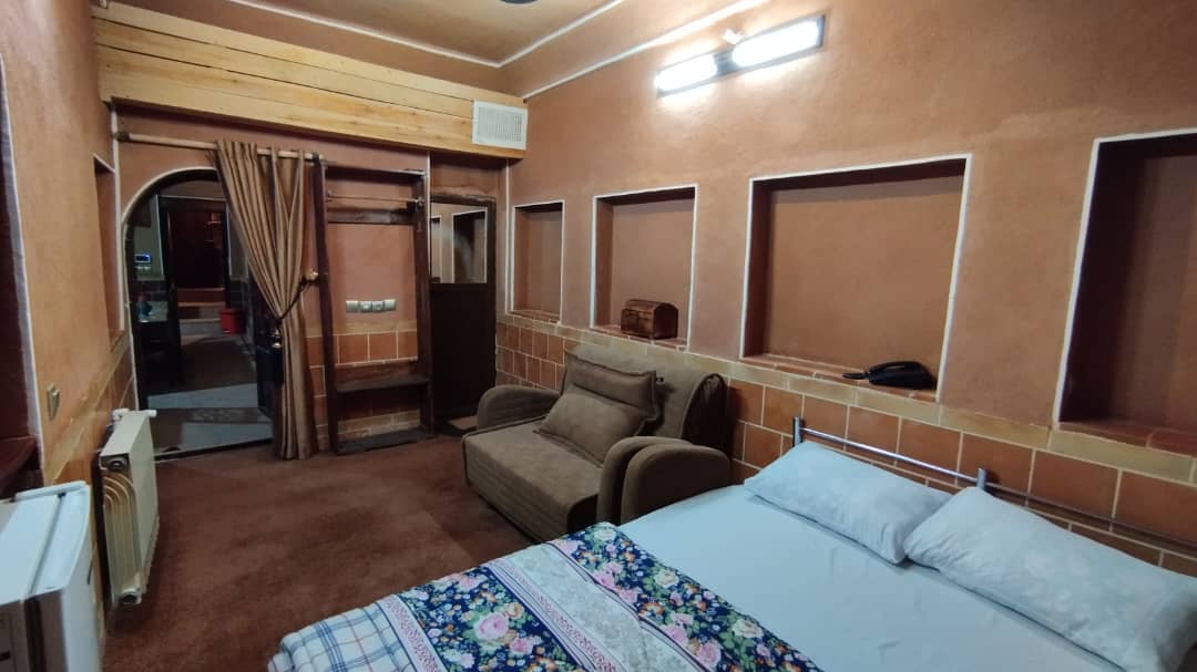 اجاره اتاق بومگردی در نراق  - 2