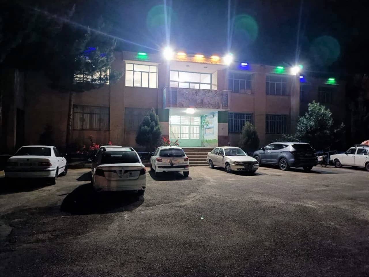 اجاره سوئیت در شهر ونک سمیرم - چهارتخته70 متری