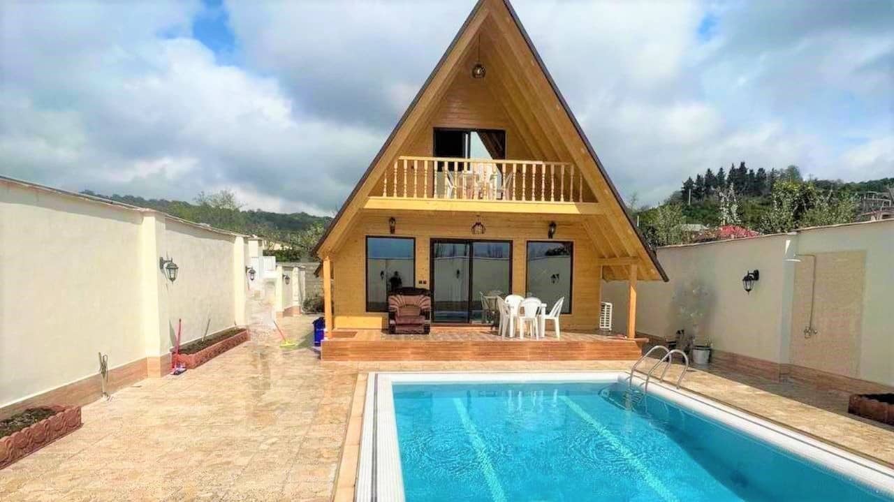 کلبه سوئیسی با استخر آبگرم در بابلکنار - گونه کلا