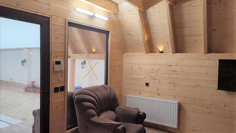 کلبه سوئیسی با استخر آبگرم در بابلکنار - گونه کلا