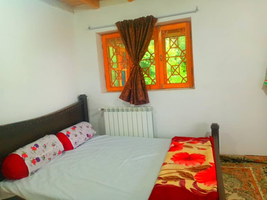 اجاره اقامتگاه بومگردی در میان رز - ماکلوان