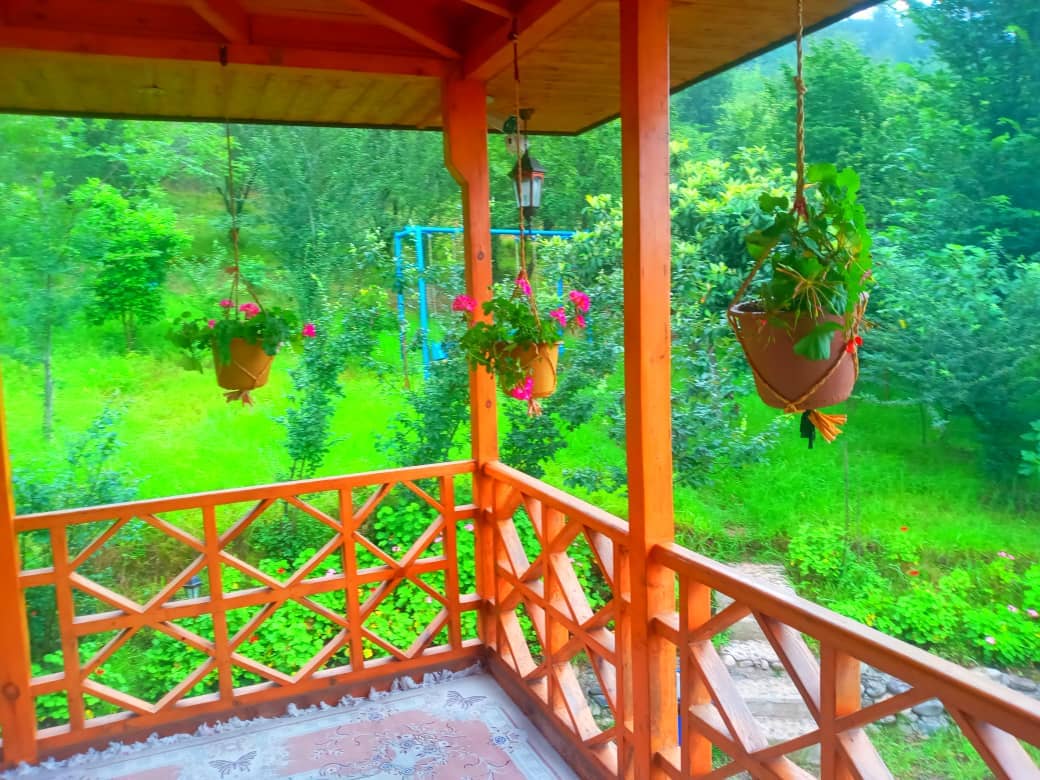 اجاره اقامتگاه بومگردی در میان رز - ماکلوان