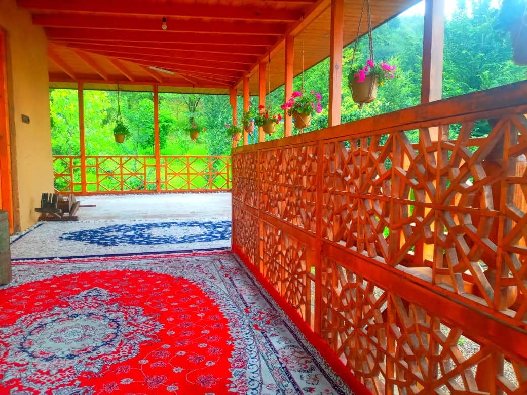 اجاره اقامتگاه بومگردی در میان رز - ماکلوان