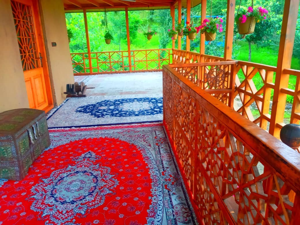 اجاره اقامتگاه بومگردی در میان رز - ماکلوان