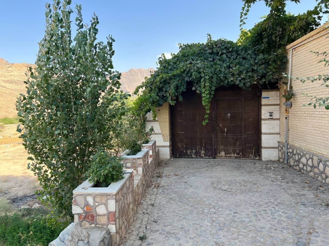 اجاره ویلا استخر روباز در ده بالا تفت - یزد