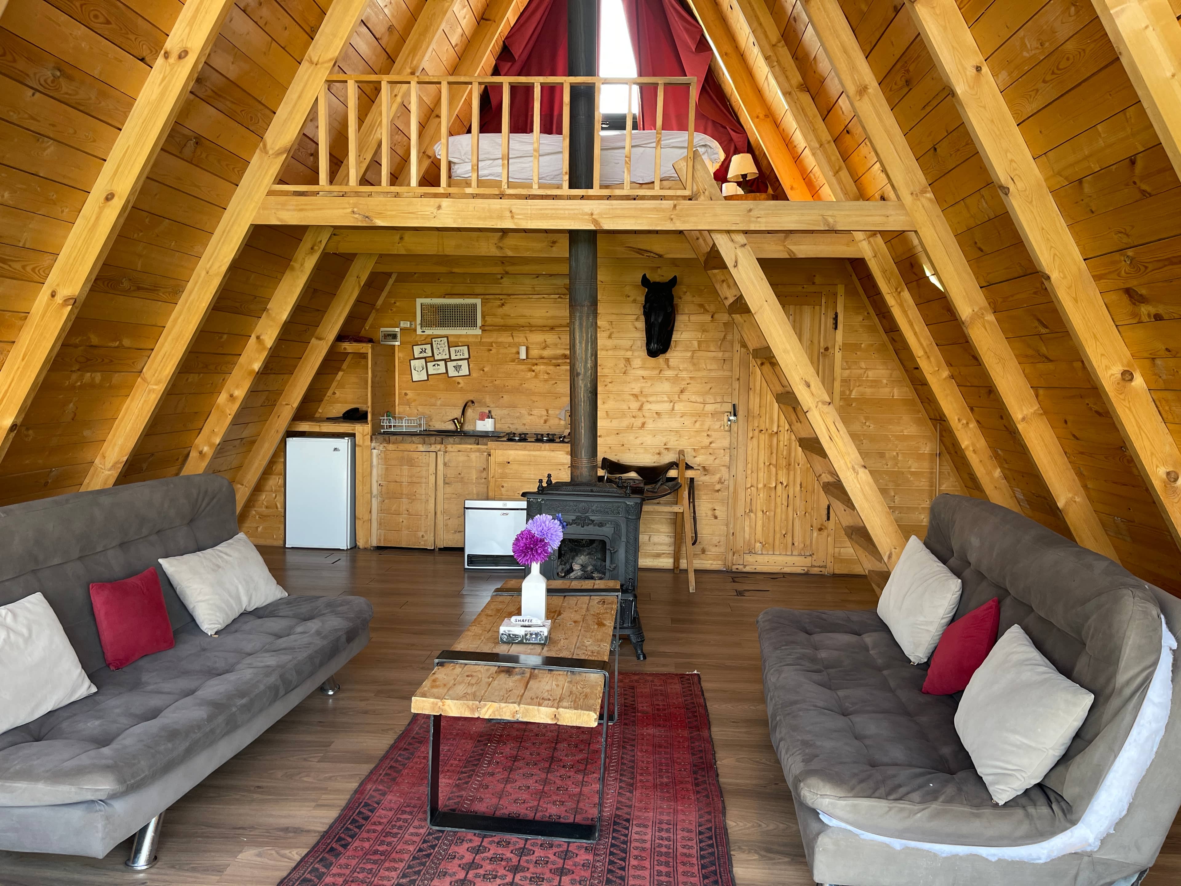 اجاره کلبه سوئیسی در سمیرم